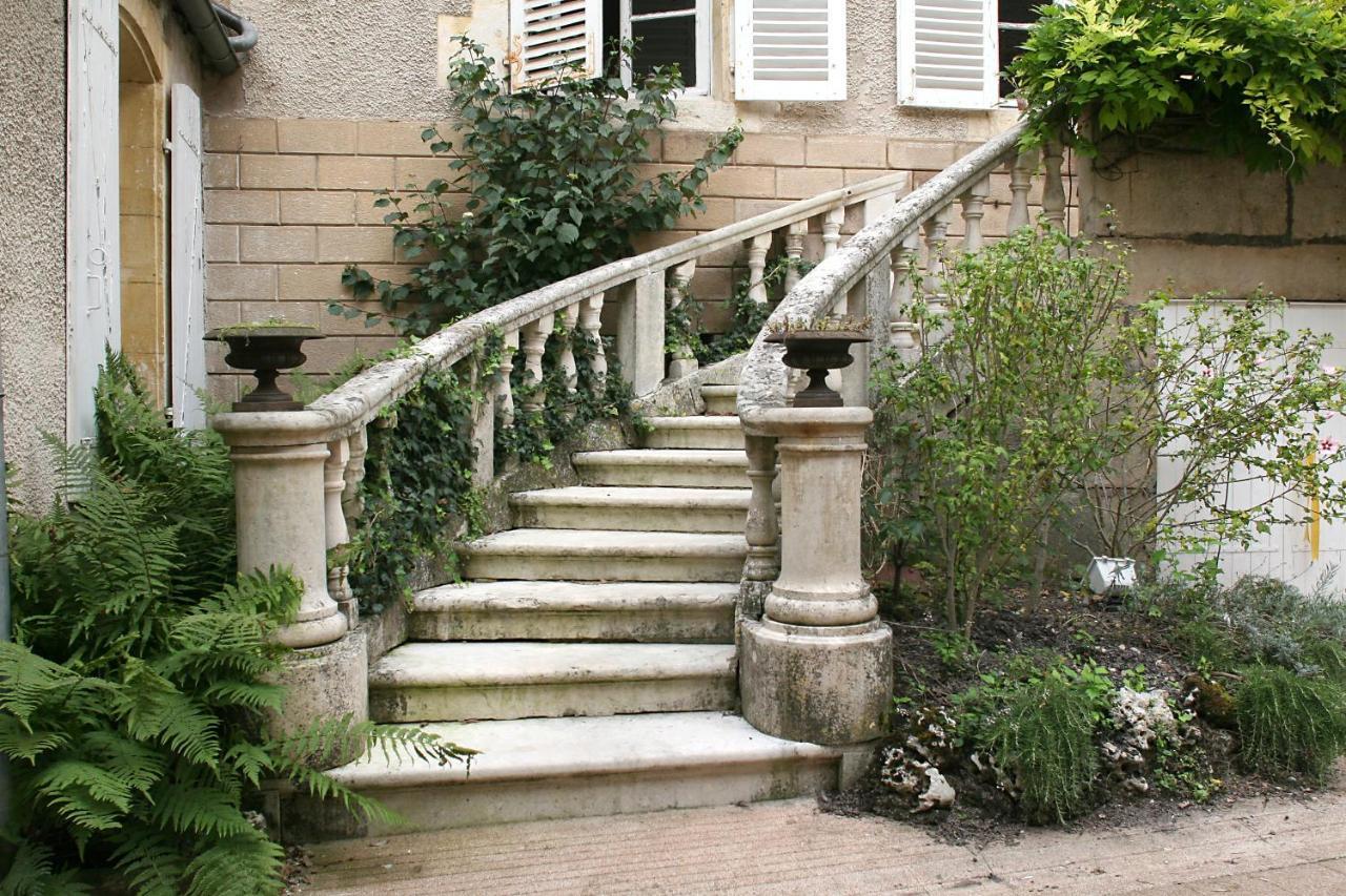 مبيت وإفطار نويرس سور سيرين Le Tabellion المظهر الخارجي الصورة